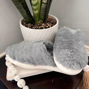 NWT Toms Women's Grey Slipper